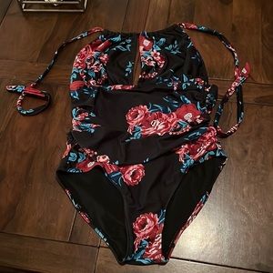 Women’s swim suit - size medium